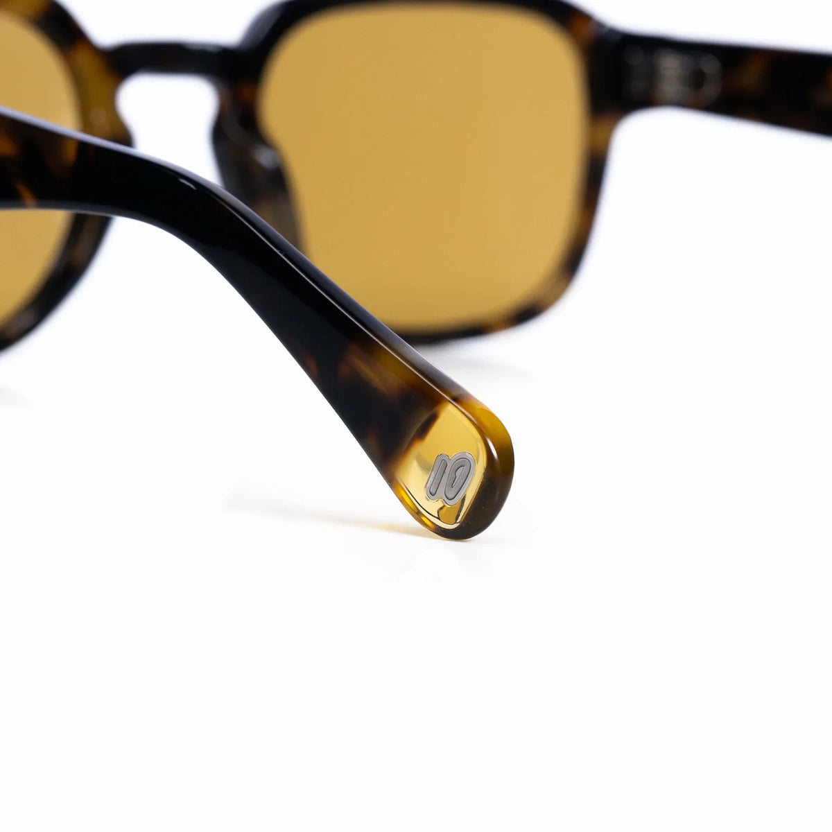 Las Calidosas Dark Brown - Cristal Amarillo