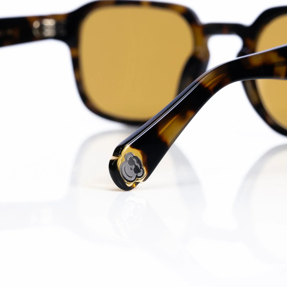 Las Calidosas Dark Brown - Cristal Amarillo