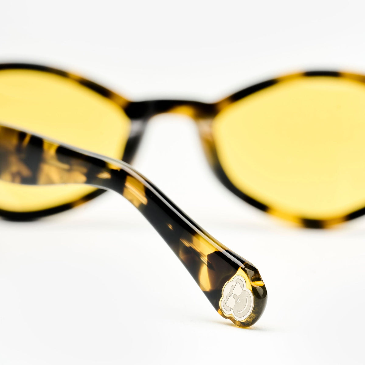 Dark Romance Yellow