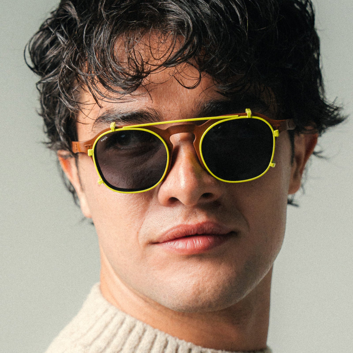 Clip-On - Lup Neon Yellow